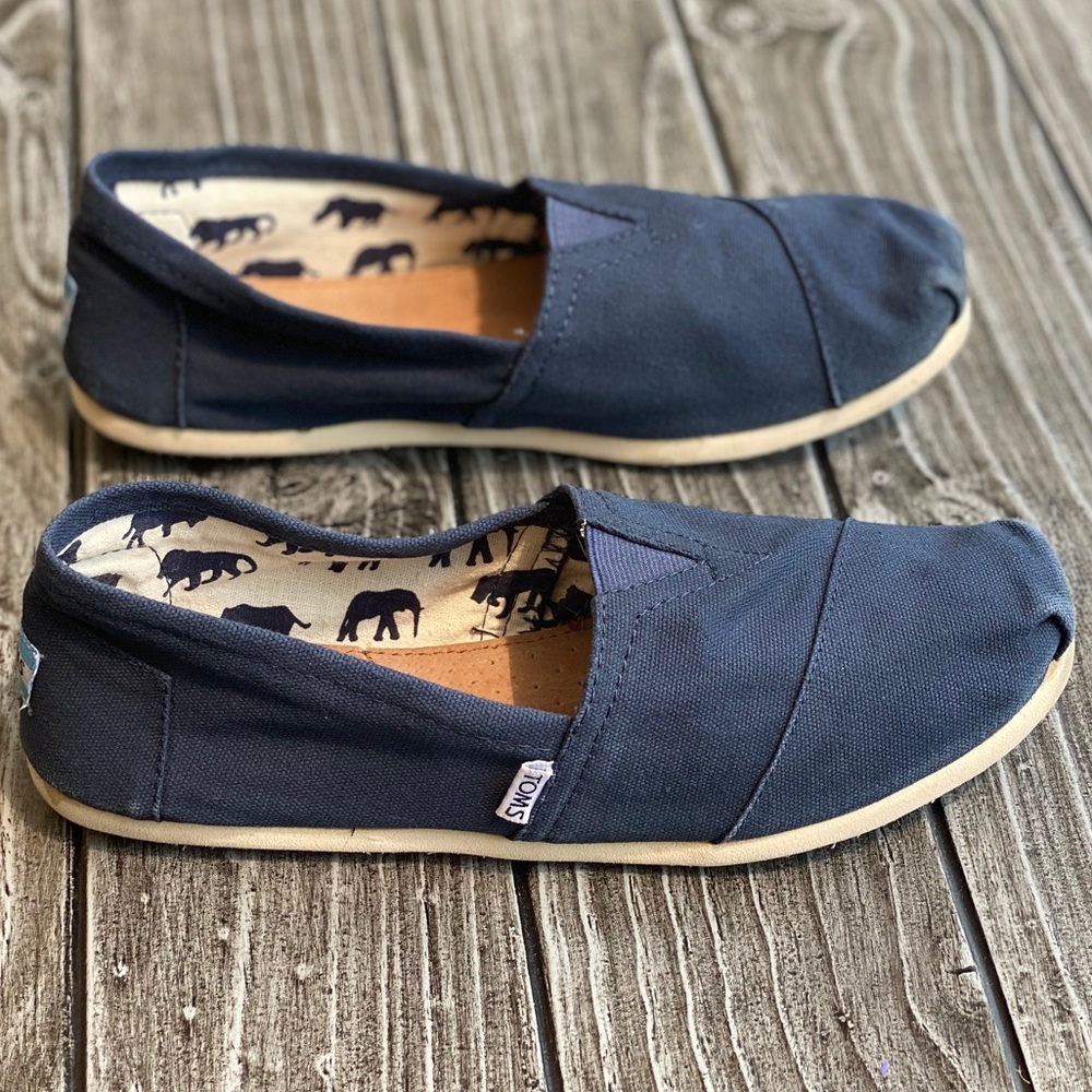 Tom's Classic Blue Flats w/Animal Print Inside - Picture 3 of 5